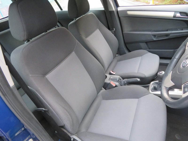 VAUXHALL ASTRA