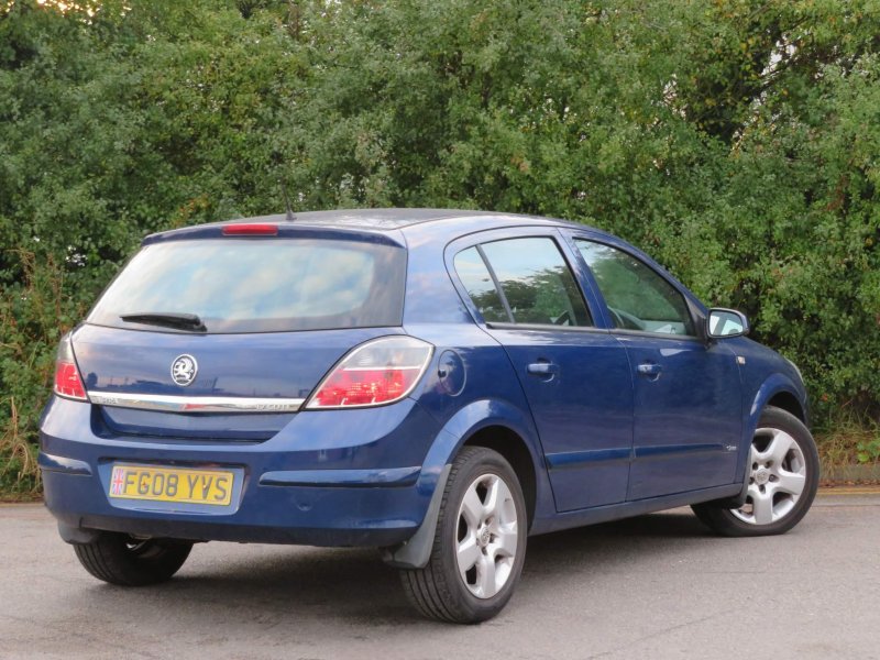 VAUXHALL ASTRA