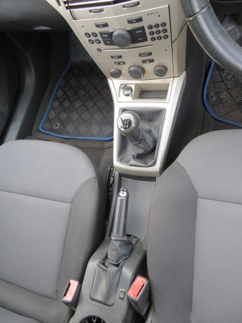 VAUXHALL ASTRA