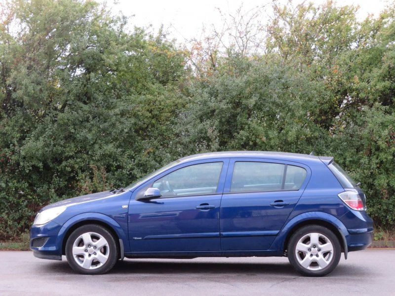 VAUXHALL ASTRA