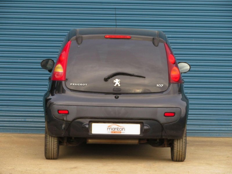 PEUGEOT 107