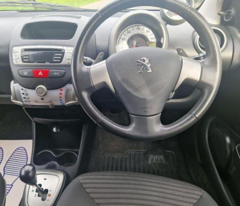 PEUGEOT 107