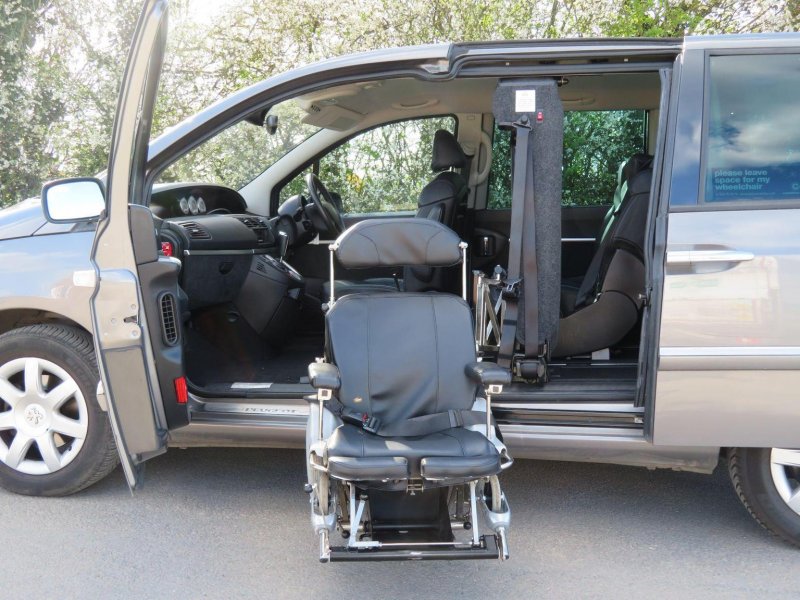 PEUGEOT 807