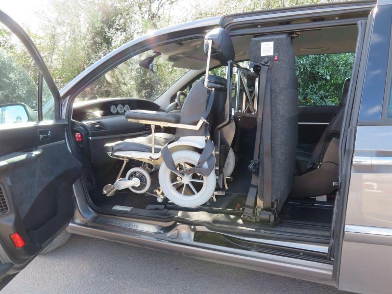 PEUGEOT 807