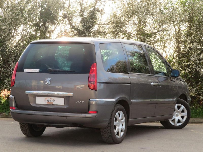 PEUGEOT 807