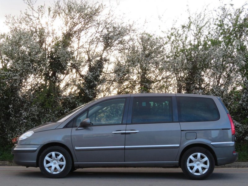 PEUGEOT 807