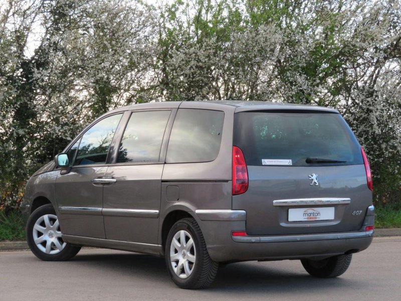 PEUGEOT 807