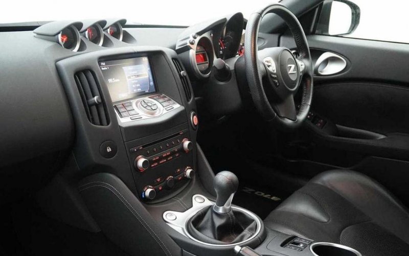 NISSAN 370Z