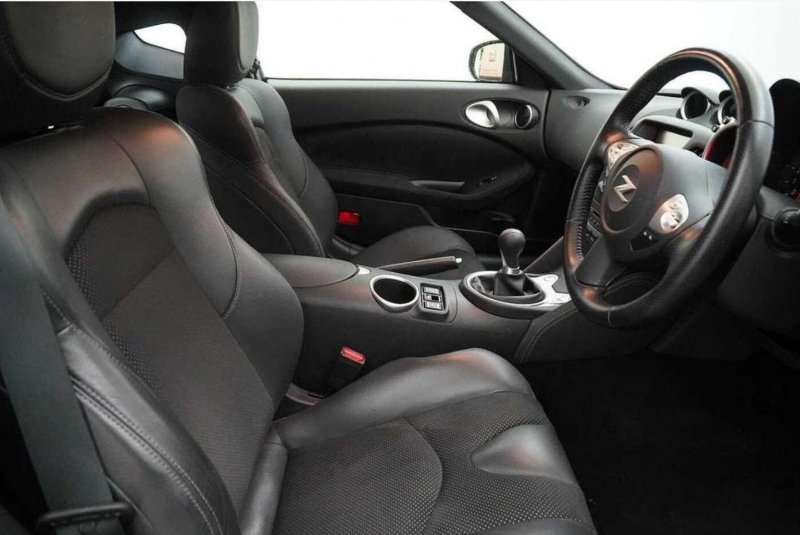 NISSAN 370Z