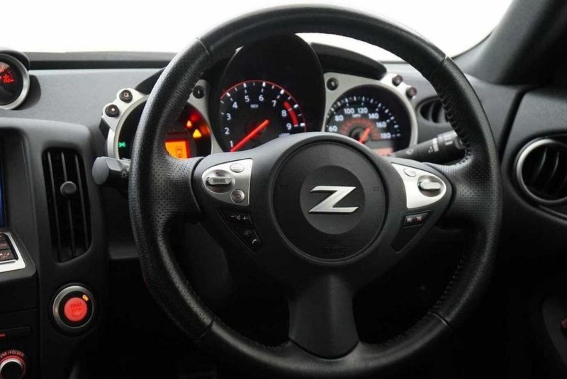 NISSAN 370Z
