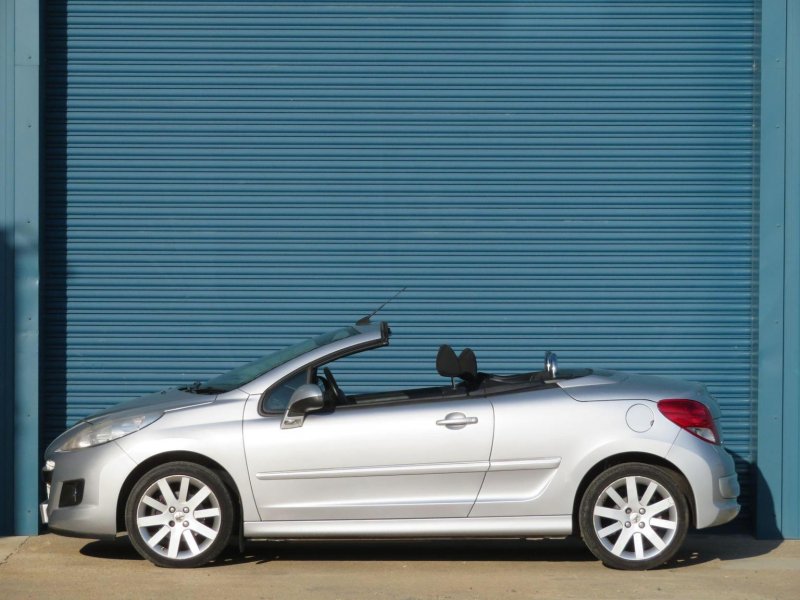 PEUGEOT 207 CC