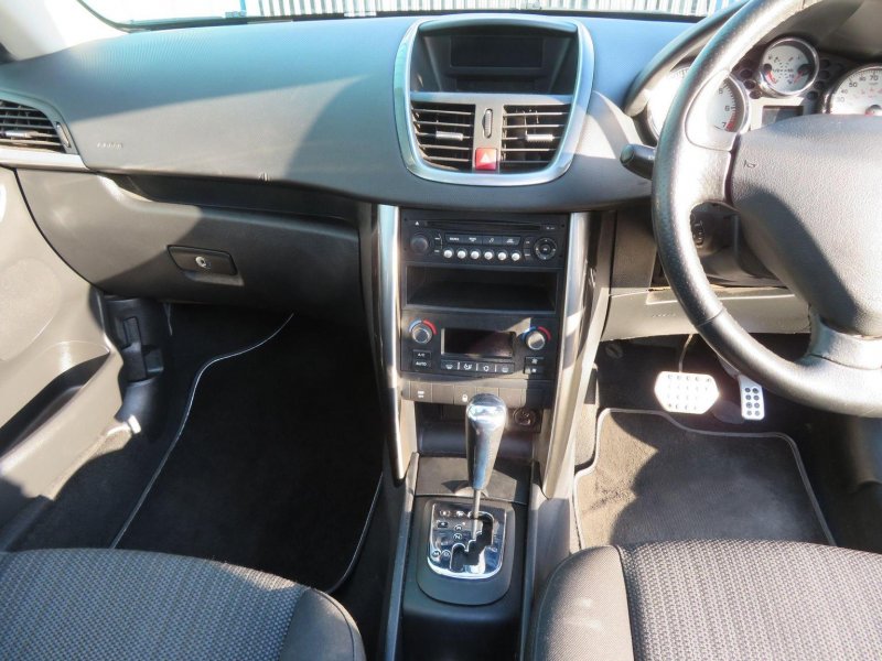 PEUGEOT 207 CC