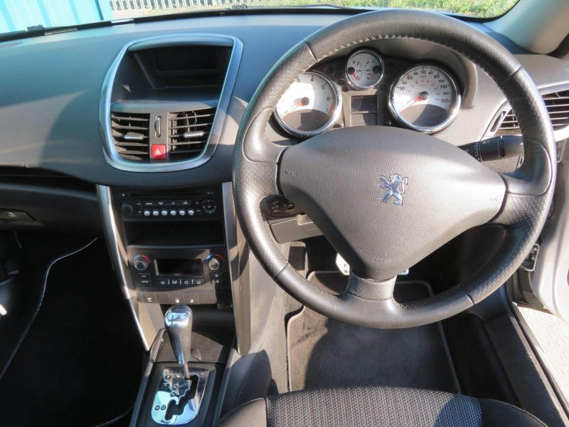 PEUGEOT 207 CC