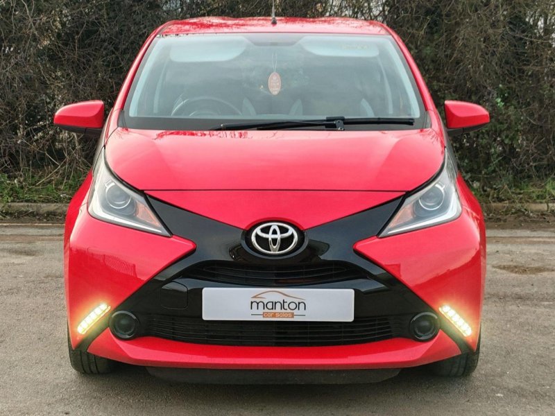 View TOYOTA AYGO 1.0 VVT-i x-play Euro 6 3dr