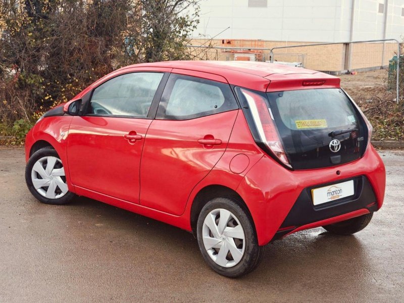 View TOYOTA AYGO 1.0 VVT-i x-play Euro 6 5dr