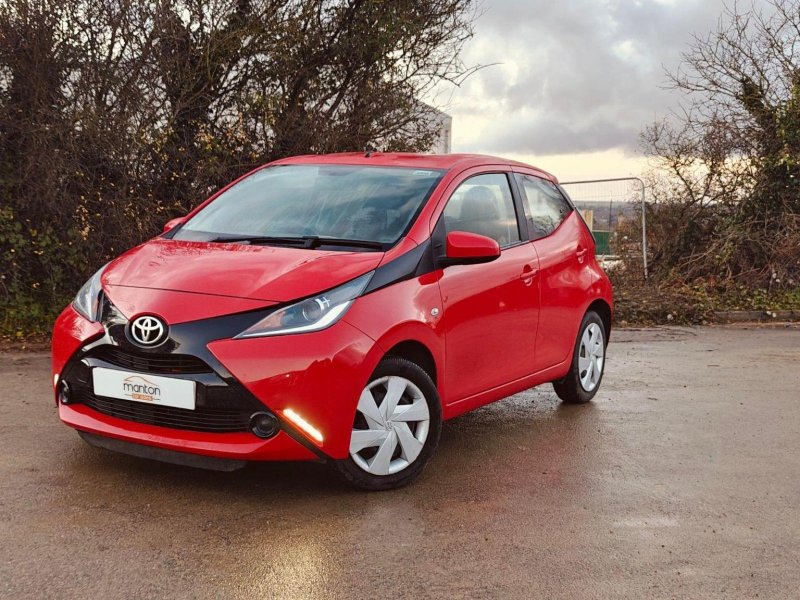 View TOYOTA AYGO 1.0 VVT-i x-play Euro 6 5dr