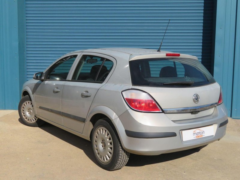 View VAUXHALL ASTRA 1.8i 16v Life 5dr