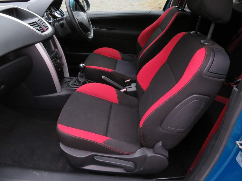 PEUGEOT 207