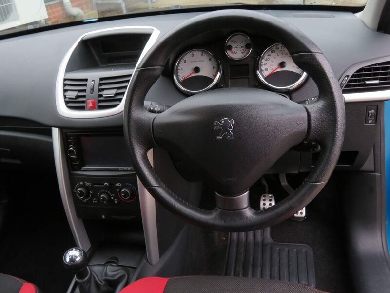 PEUGEOT 207